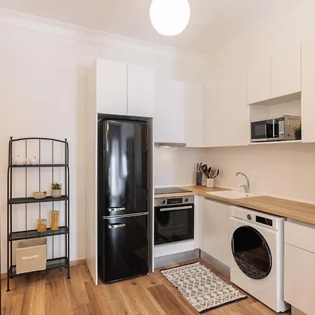 F & B Collection - Flat For 6