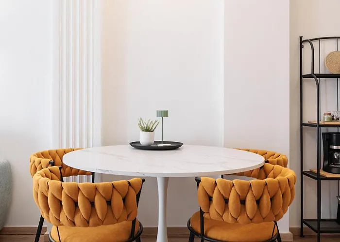 F & B Collection - Flat For 6 * Selanik